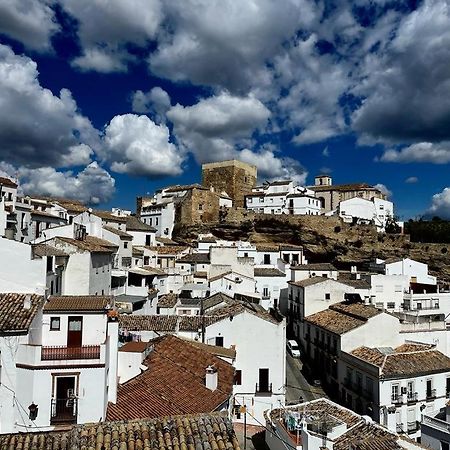 Casa De Las Lanzas Setenil De Las Bodegas Eksteriør bilde